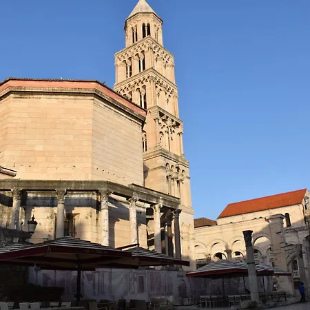 Konukevi Antares Luxury 1