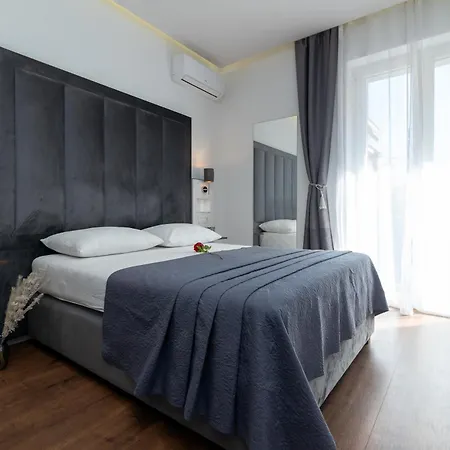 Antares Rooms Split 1 Pensionat 3*