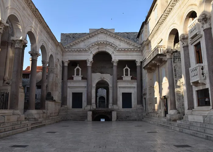 Antares Luxury 1 Guest house