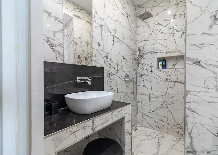 招待所 Antares Luxury 1 3*