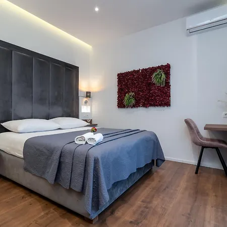 Antares Luxury 1 Affittacamere